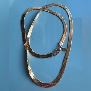 Vintage Premier Designs gold tone 22” necklace